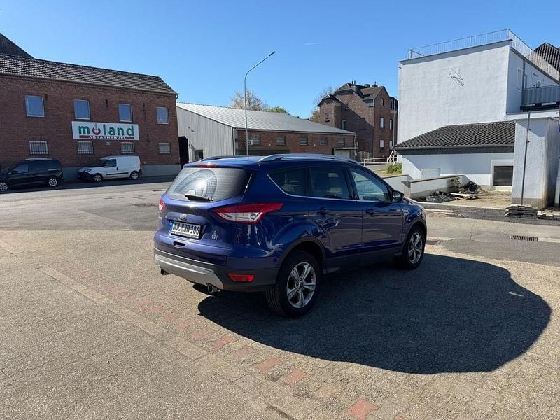Gebraucht Ford Kuga Titanium 150 PS (110 kW) 2016 Blau SUV