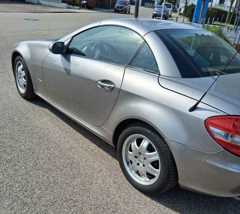 Gebraucht Mercedes SLK200 163 PS (119 kW) 2005 Silber Cabrio