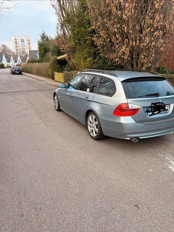 Gebraucht BMW 320 163 PS (119 kW) 2006 Blau Kombi