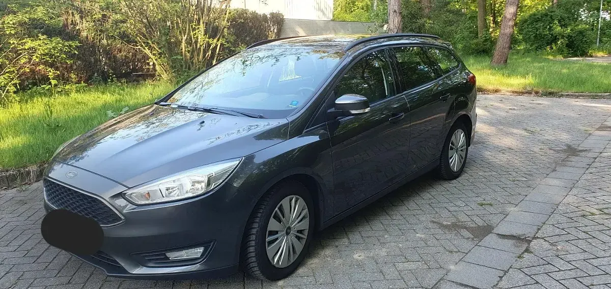 Gebraucht Ford Focus 125 PS (91 kW) 2017 Grau Kombi