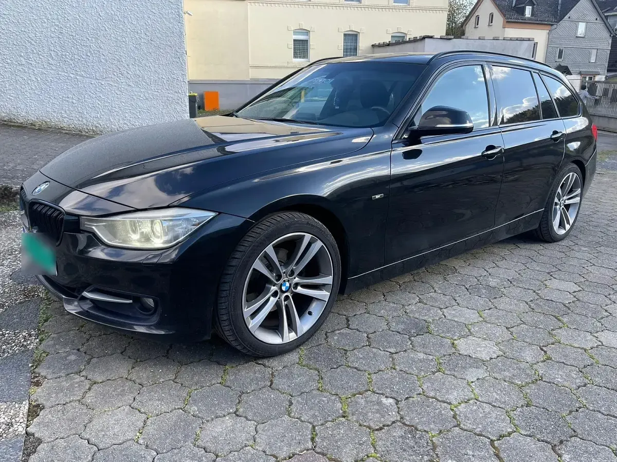 Gebraucht BMW 318 M Sport 150 PS (110 kW) 2014 Schwarz Kombi