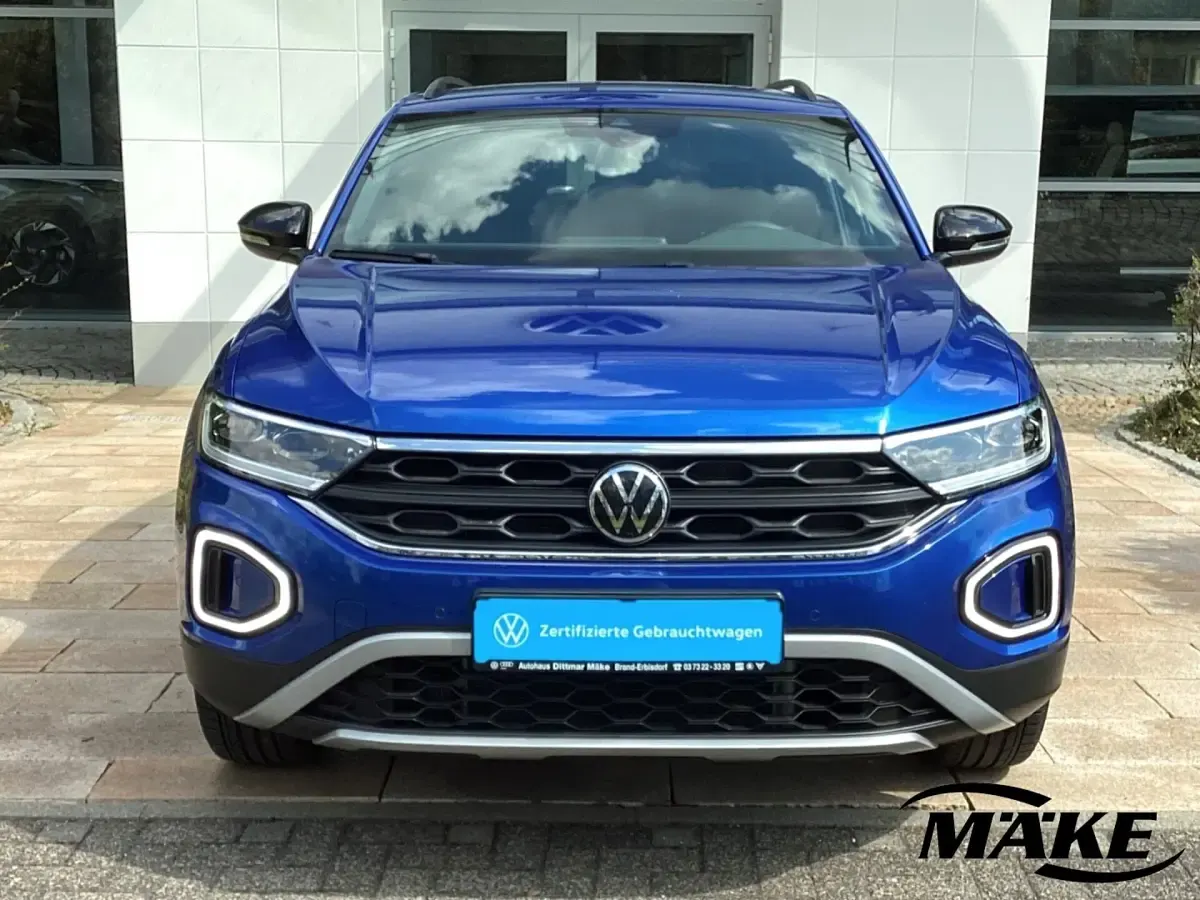 Gebraucht VW T-Roc Goal 150 PS (110 kW) 2024 Ravennablau metallic (metallic) SUV