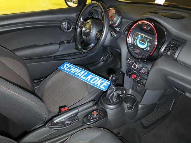 Gebraucht Mini ONE 102 PS (75 kW) 2017 Volcanic orange Kleinwagen