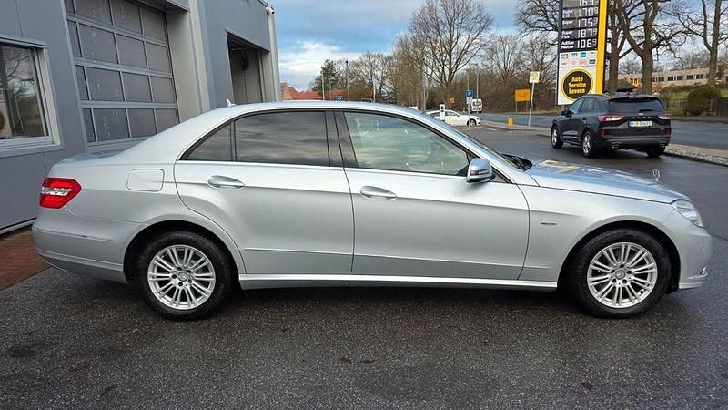 Gebraucht Mercedes E350 231 PS (169 kW) 2010 Silber Limousine