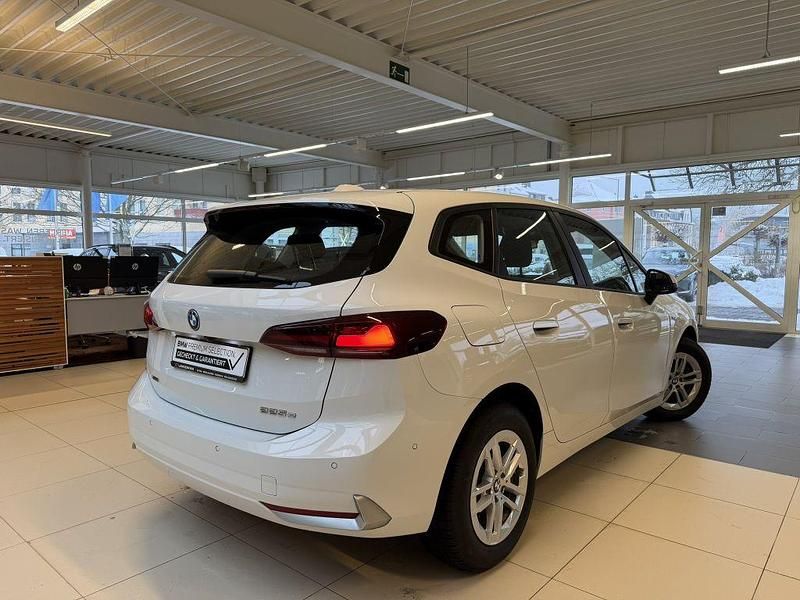 Gebraucht BMW 225 Active Tourer 245 PS (180 kW) 2022 Weiß Van / Kleinbus