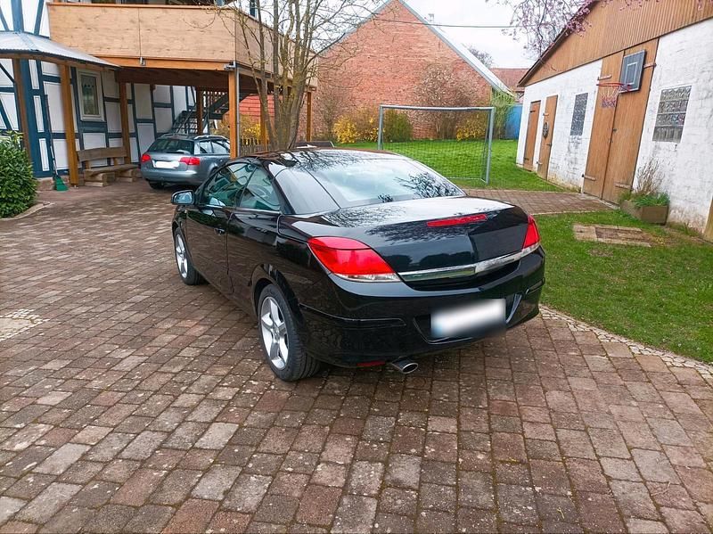 Gebraucht Opel Astra Cabriolet 105 PS (77 kW) 2007 Schwarz Cabrio