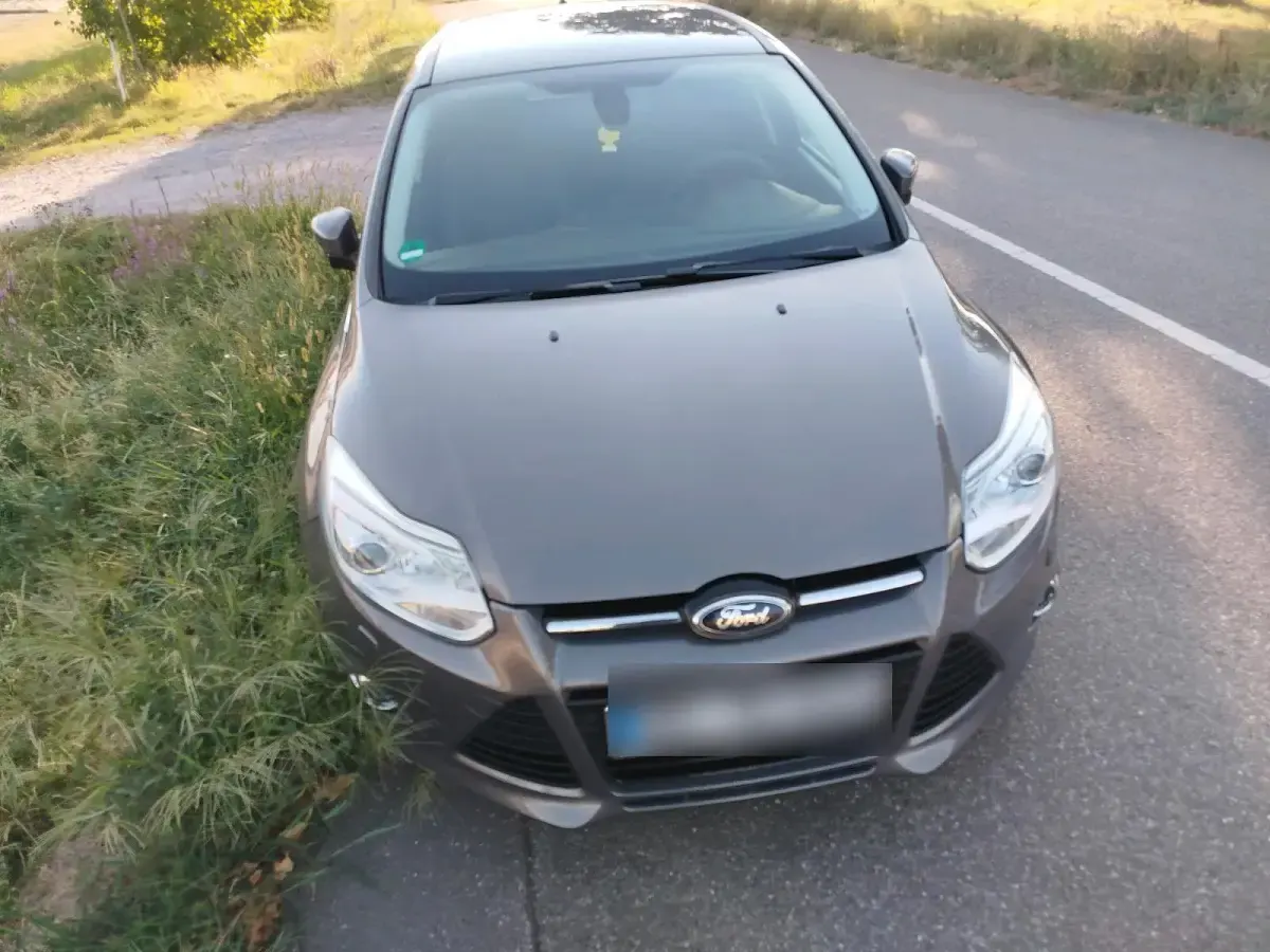 Gebraucht Ford Focus Titanium 182 PS (133 kW) 2012 Grau Kombi