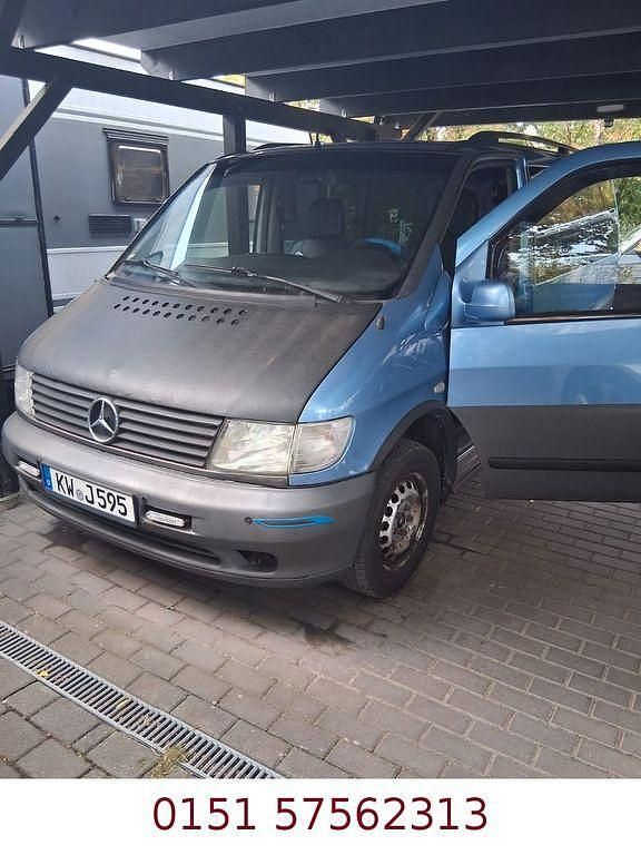 Blau Gebraucht 2002 Mercedes V220 Van / Kleinbus | 2.500 € - Bild 1/4