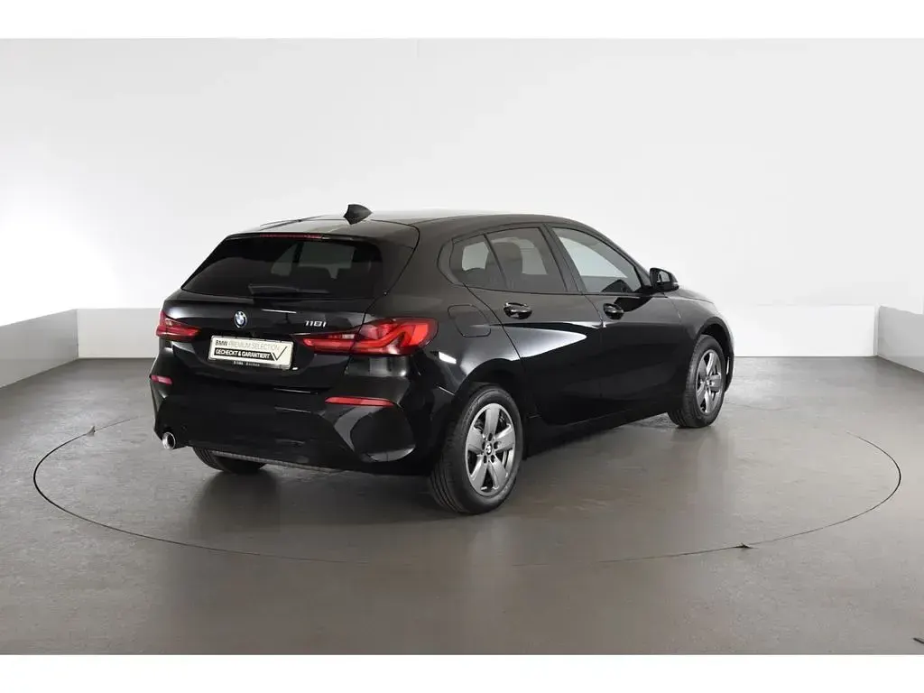Gebraucht BMW 118 Advantage 136 PS (100 kW) 2023 Schwarz Limousine