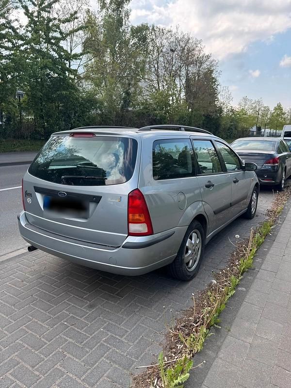 Usata Ford Focus 116 CV (85 kW) 2004 Argento Station wagon