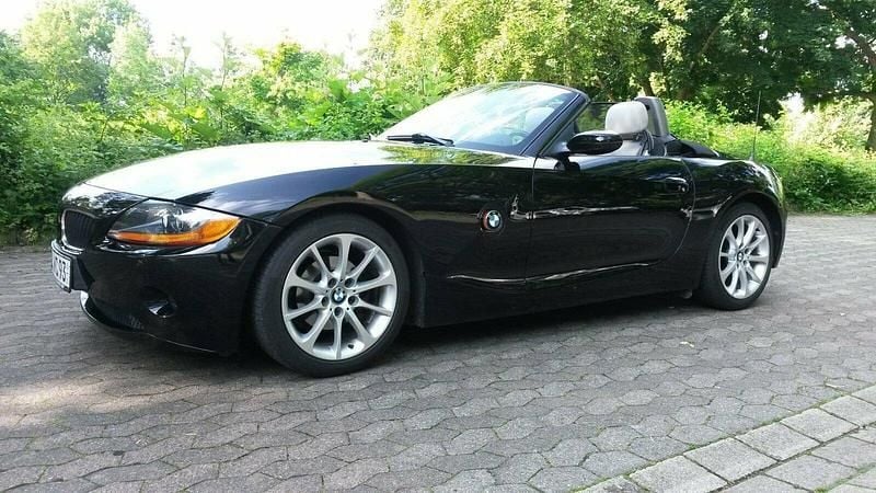 Schwarz Gebraucht 2003 BMW Z4 Cabrio | 8.400 € (Superpreis) - Bild 1/4