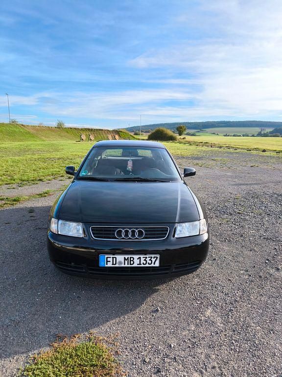 Schwarz Gebraucht 1998 Audi A3 Ambition Limousine | 2.500 € (Teuer) - Bild 1/4