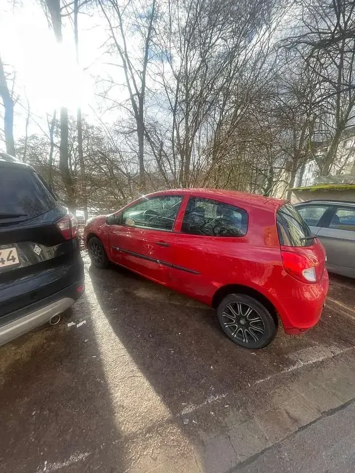 Gebraucht Renault Clio IV Collection 75 PS (55 kW) 2012 Rot Limousine