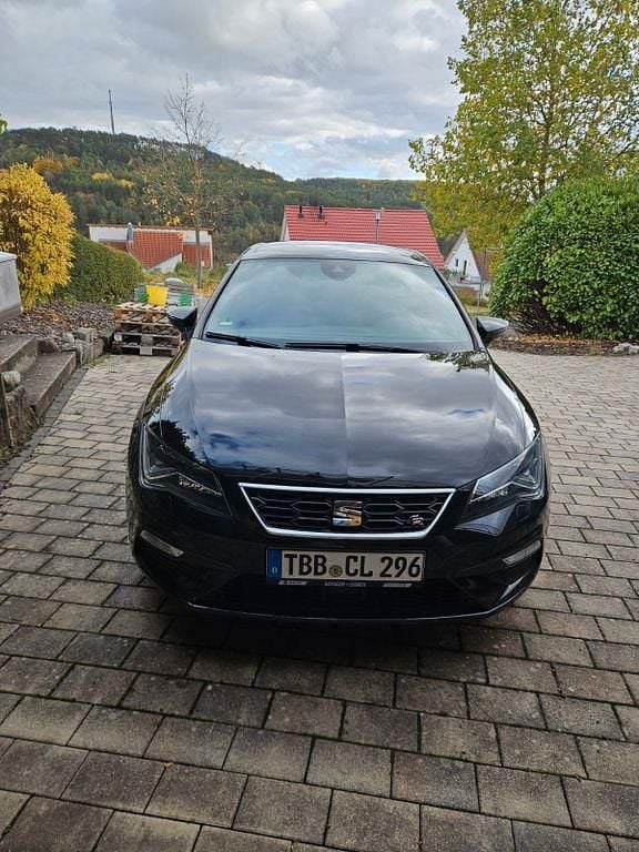 Schwarz Gebraucht 2017 Seat Leon FR Limousine | 16.500 € (Etwas zu teuer) - Bild 1/4