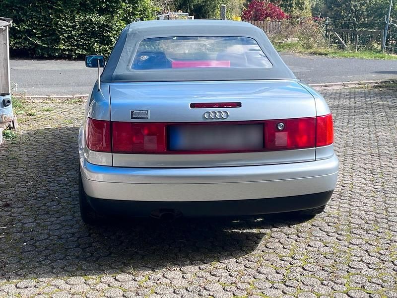 Second-hand Audi 80 125 CP (91 kW) 1999 Argintiu Cabrio