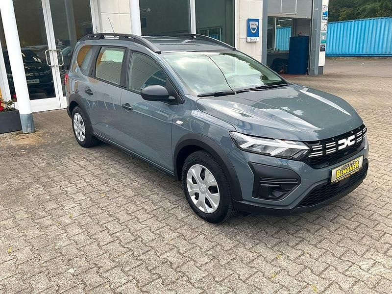 Gebraucht Dacia Jogger Essentiel 101 PS (74 kW) 2023 Grau Van / Kleinbus