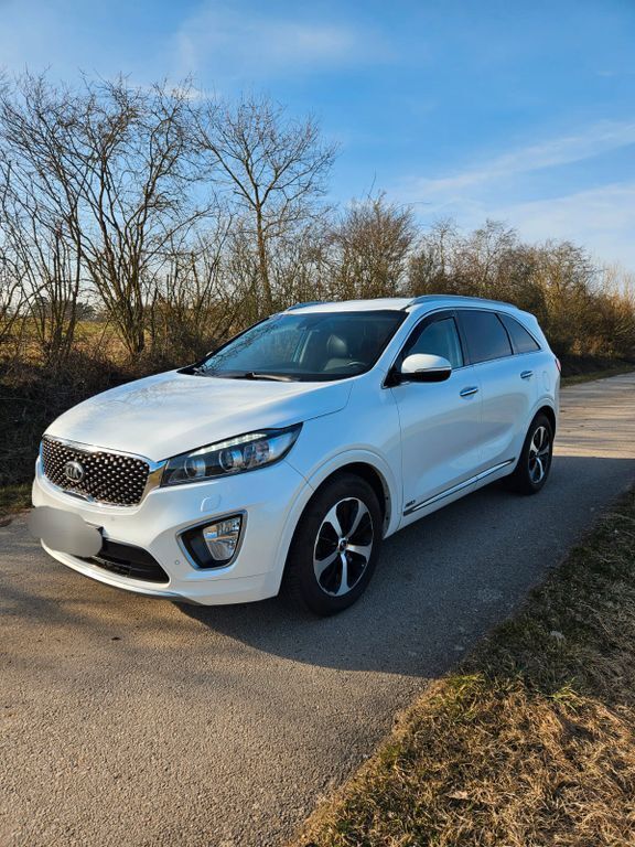 Weiß Gebraucht 2015 Kia Sorento Spirit SUV | 14.700 € (Etwas zu teuer) - Bild 1/4