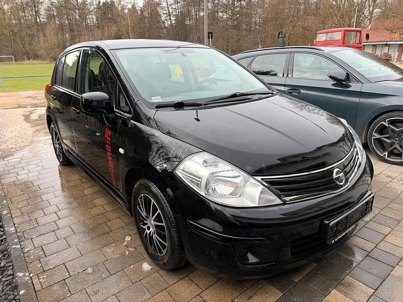 Gebraucht Nissan Tiida 110 PS (80 kW) 2010 Schwarz Kleinwagen