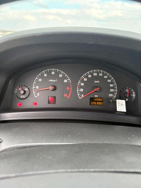 Gebraucht Opel Vectra 122 PS (89 kW) 2002 Silber Limousine