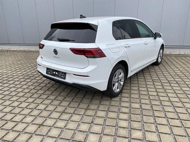 Gebraucht VW Golf VIII Business 131 PS (96 kW) 2022 Weiß Limousine
