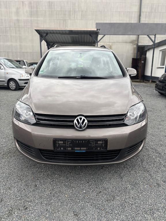 Braun Gebraucht 2010 VW Golf Plus Cross Comfortline Van / Kleinbus | 7.500 € (Fairer Preis) - Bild 1/4