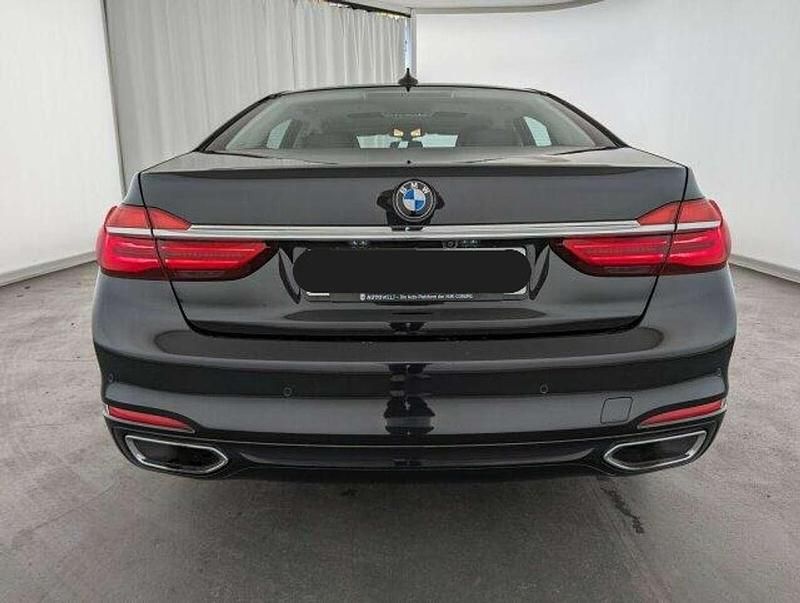 Gebraucht BMW 740 iPerformance 326 PS (239 kW) 2017 Schwarz Limousine