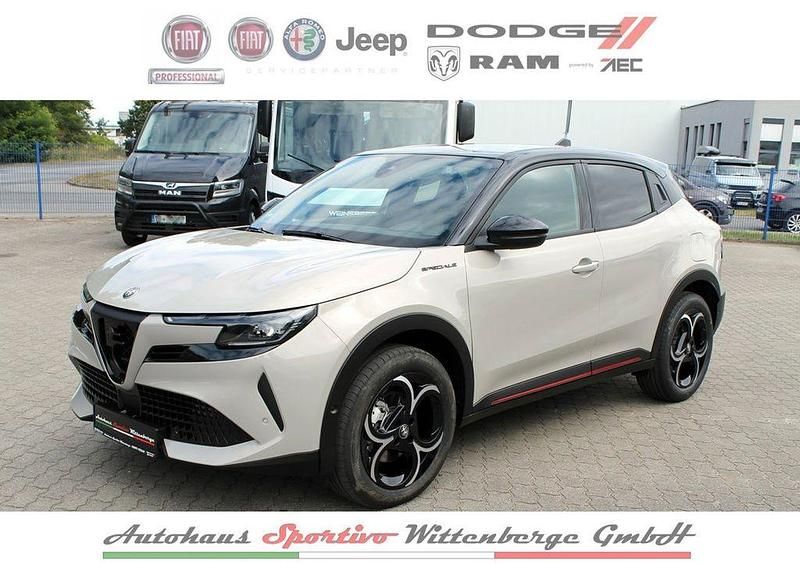 Beige Gebraucht 2025 Alfa Romeo GT Junior Edizione Speciale SUV | 33.790 € (Fairer Preis) - Bild 1/4