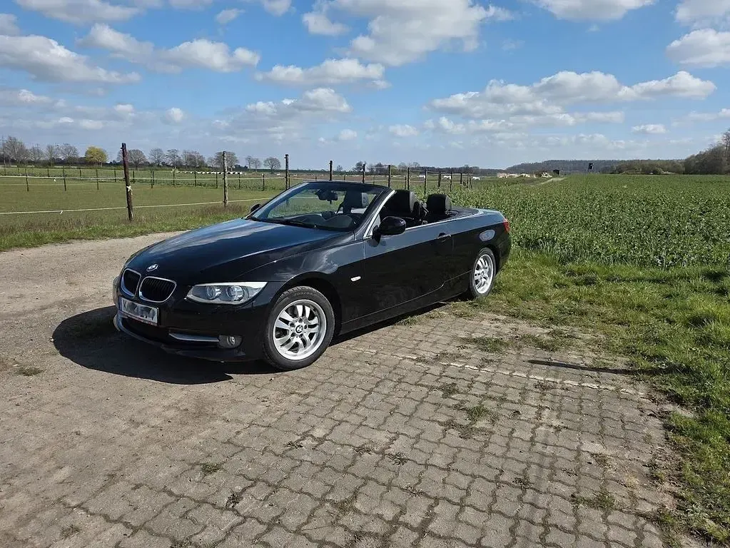 Gebraucht BMW 320 Cabriolet Comfort Edition 170 PS (125 kW) 2010 Schwarz Cabrio