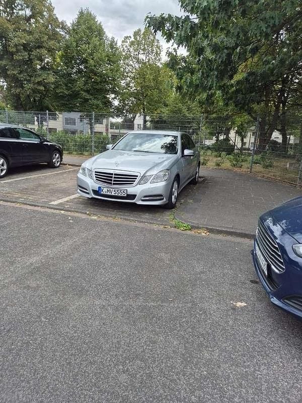 Gebraucht 2010 Mercedes E200 Avantgarde Limousine | 8.900 € (Fairer Preis) - Bild 1/4