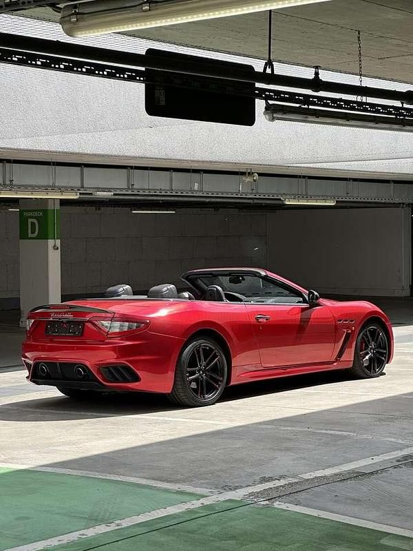 Gebraucht Maserati GranCabrio 460 PS (338 kW) 2018 Rot Cabrio
