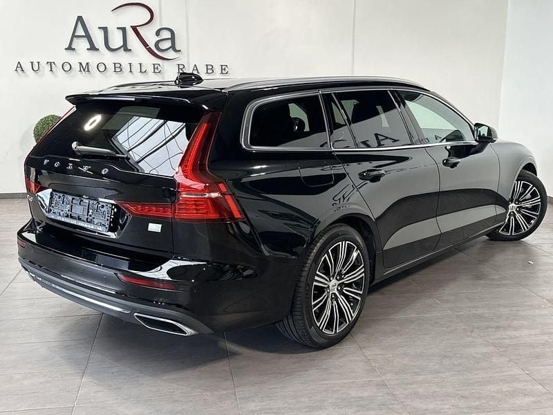 Gebraucht Volvo V60 Plus 398 PS (292 kW) 2022 Black solid stone Kombi