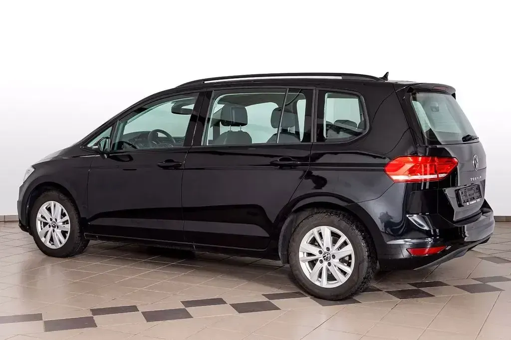 Gebraucht VW Touran 150 PS (110 kW) 2023 Schwarz Van / Kleinbus