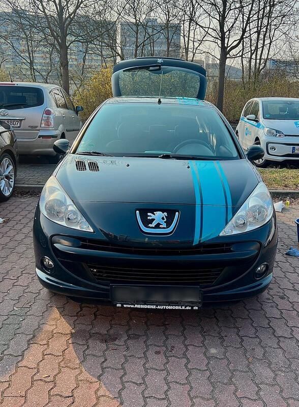 Grau Gebraucht 2010 Peugeot 206+ Kleinwagen | 1.750 € - Bild 1/4