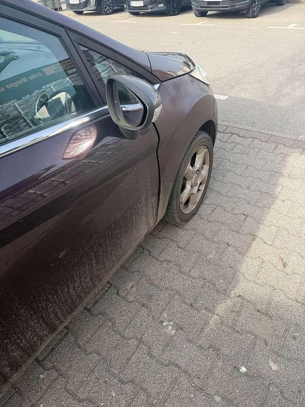 Gebraucht Ford Fiesta Titanium 82 PS (60 kW) 2010 Rot Kleinwagen