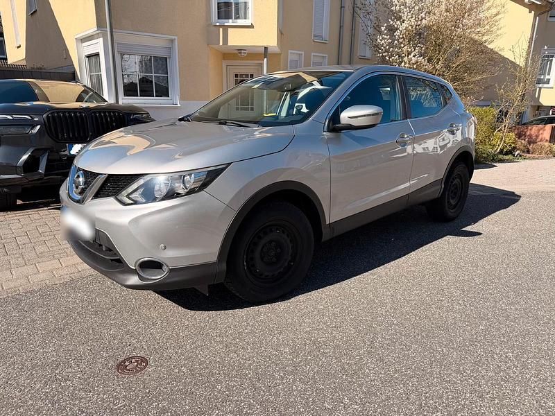 Gebraucht Nissan Qashqai 115 PS (84 kW) 2017 Silber SUV