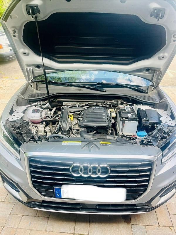 Gebraucht Audi Q2 Design 116 PS (85 kW) 2020 Silber SUV