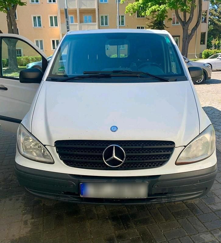 Weiß Gebraucht 2025 Mercedes Vito Van / Kleinbus | 5.200 € - Bild 1/4