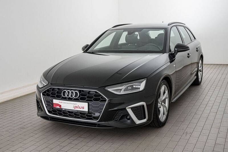 Gebraucht Audi A4 S-Line 204 PS (150 kW) 2022 Mythosschwarz metallic Kombi
