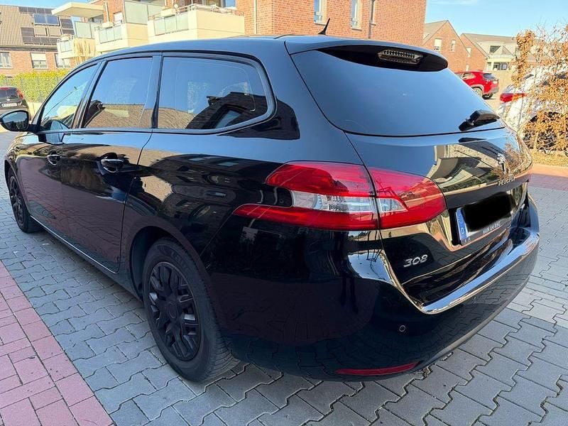 Gebraucht Peugeot 308 SW Style 120 PS (88 kW) 2015 Schwarz Kombi