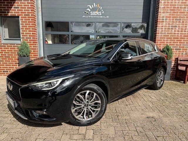 Schwarz Gebraucht 2016 Infiniti Q30 Kleinwagen | 12.950 € (Fairer Preis) - Bild 1/4