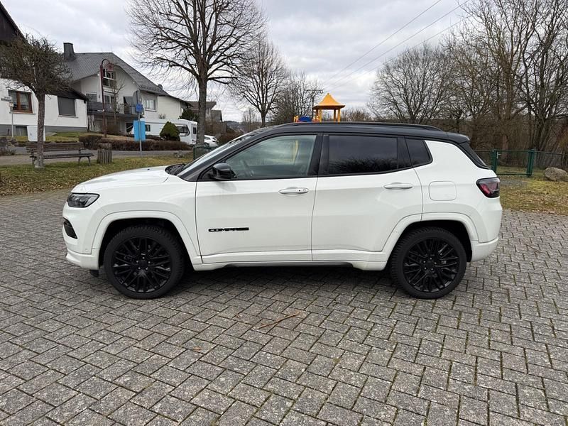 Gebraucht Jeep Compass 241 PS (177 kW) 2022 Weiß SUV