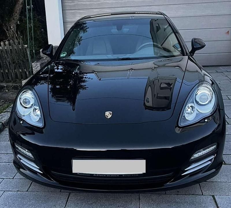 Schwarz Gebraucht 2011 Porsche Panamera 4 Limousine | 25.900 € (Etwas zu teuer) - Bild 1/4