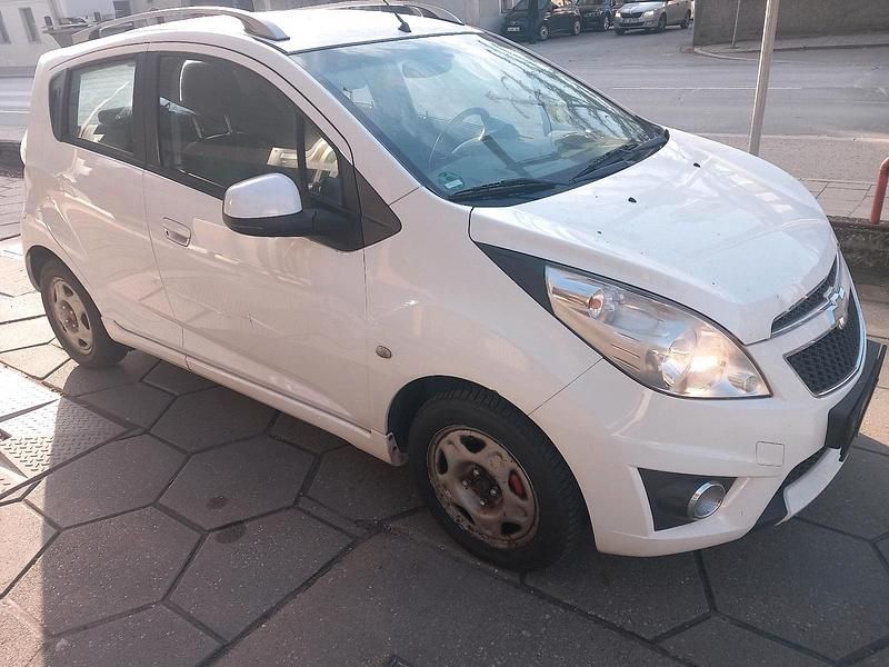 Gebraucht Chevrolet Spark 82 PS (60 kW) 2012 Weiß Kleinwagen