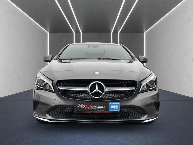 Gebraucht Mercedes CLA200 Urban 156 PS (114 kW) 2016 Grau Limousine