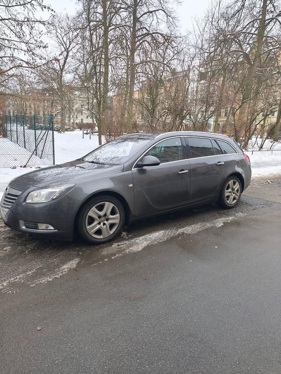 Gebraucht Opel Insignia Edition 160 PS (117 kW) 2011 Andere farben Kombi