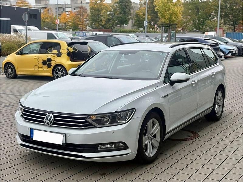Weiß Gebraucht 2017 VW Passat Kombi | 7.900 € (Guter Preis) - Bild 1/4