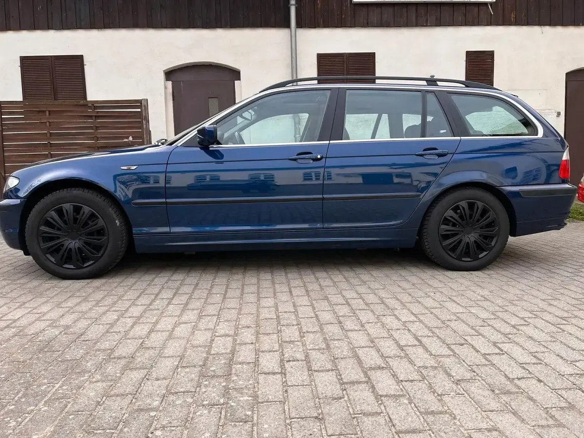 Gebraucht BMW 320 170 PS (125 kW) 2004 Blau Kombi