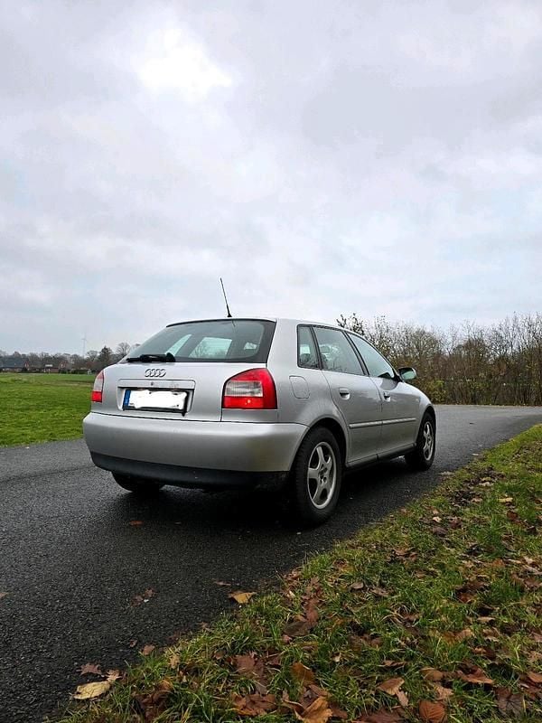 Grau Gebraucht 2002 Audi A3 Kleinwagen | 850 € (Guter Preis) - Bild 1/4