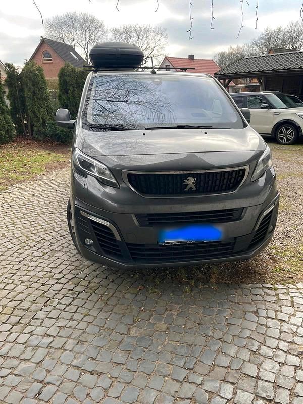Grau Gebraucht 2017 Peugeot Traveller Van / Kleinbus | 18.000 € (Superpreis) - Bild 1/4