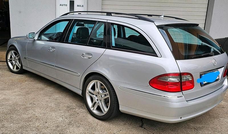 Silber Gebraucht 2007 Mercedes E320 Avantgarde Kombi | 5.200 € (Fairer Preis) - Bild 1/4